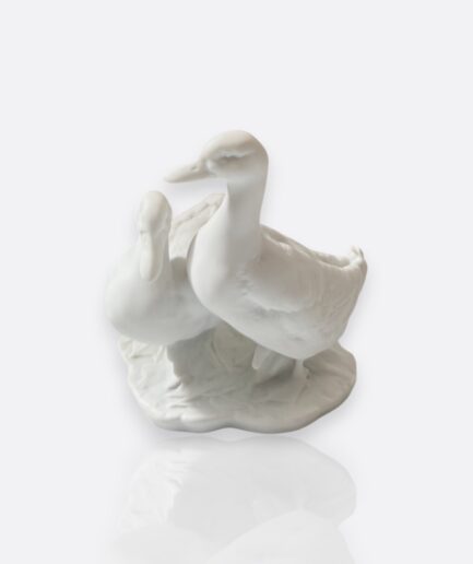 Kaiser Porzellan Almanya – “Two Ducks” Bisque Porselen Figür (Model 483)