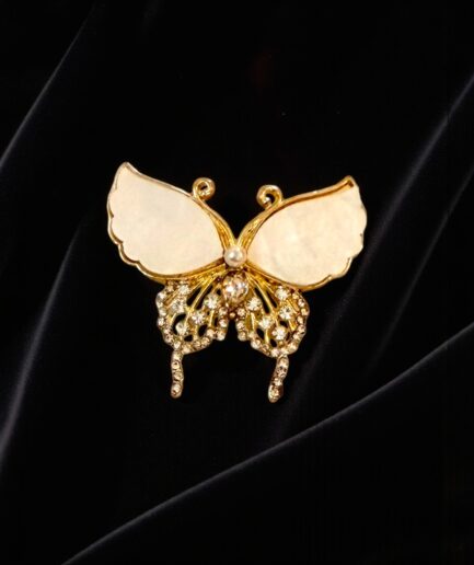 Sedef Kanatlı İnci Detaylı Zarif Kelebek Broş – Gold Renk