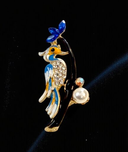 Mavi Mine İşlemeli Kuş Figürlü İnci Detaylı Zarif Broş