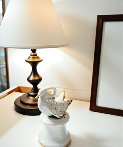 Capodimonte – El Yapımı Altın Yaldızlı Porselen Kuğu Figürü