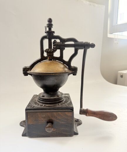 Antika Peugeot Frères Kahve Değirmeni – Fransa, 1900 civarı