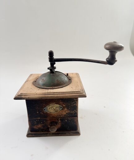 Antika Peugeot & Cie Kahve Değirmeni – Pont-de-Roide, Fransa (1890–1910)