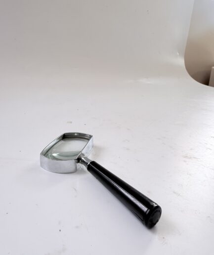 Vintage Metal Gövdeli Masa Üstü Büyüteç (1950’ler-70’ler)