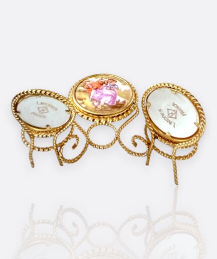 Raynaud Limoges France – El Boyaması Rokoko Tarzı 3 Parça Minyatür Masa ve Sandalye Seti (24 Ayar Yaldızlı)